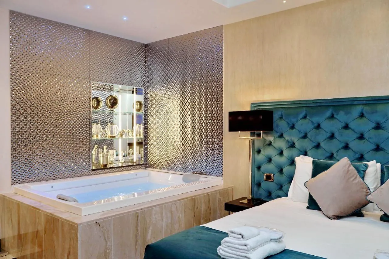 Spanish Hills Collection Luxury Suites & Jacuzzi Rome Guest house