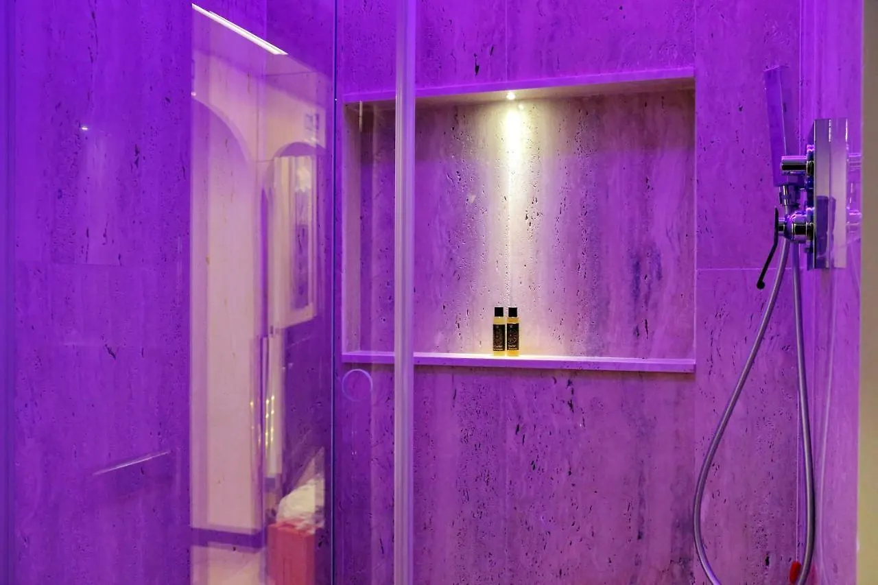 Spanish Hills Collection Luxury Suites & Jacuzzi Rome 4*,