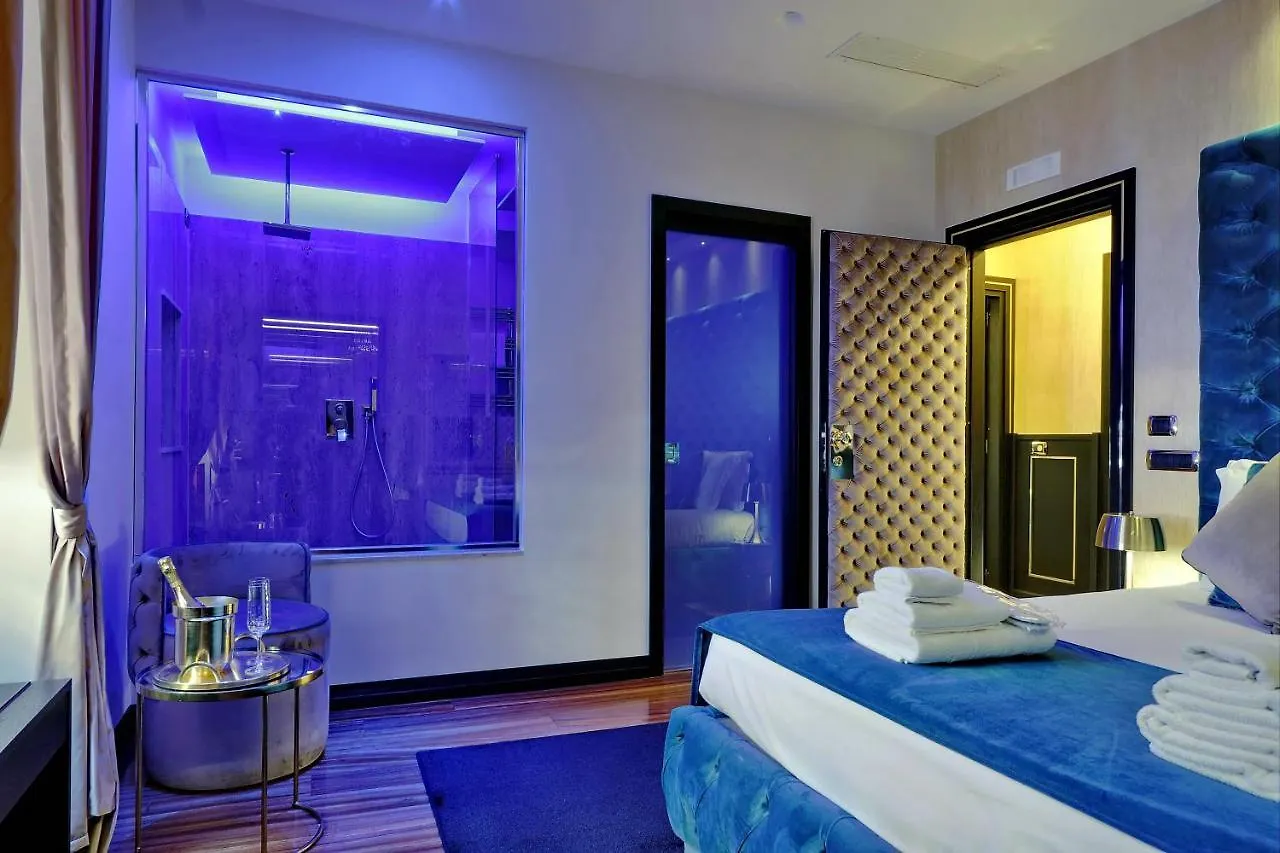 Guest house Spanish Hills Collection Luxury Suites & Jacuzzi Rome