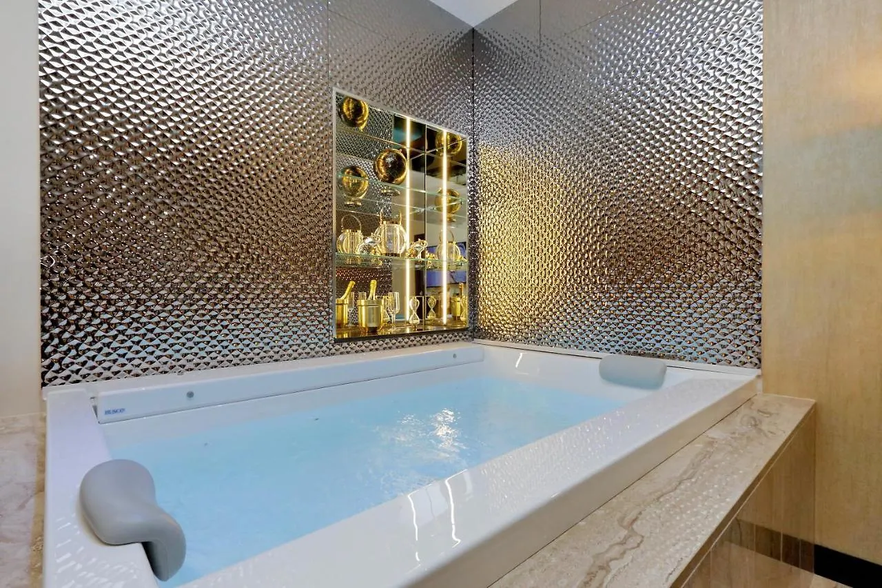 Spanish Hills Collection Luxury Suites & Jacuzzi Rome