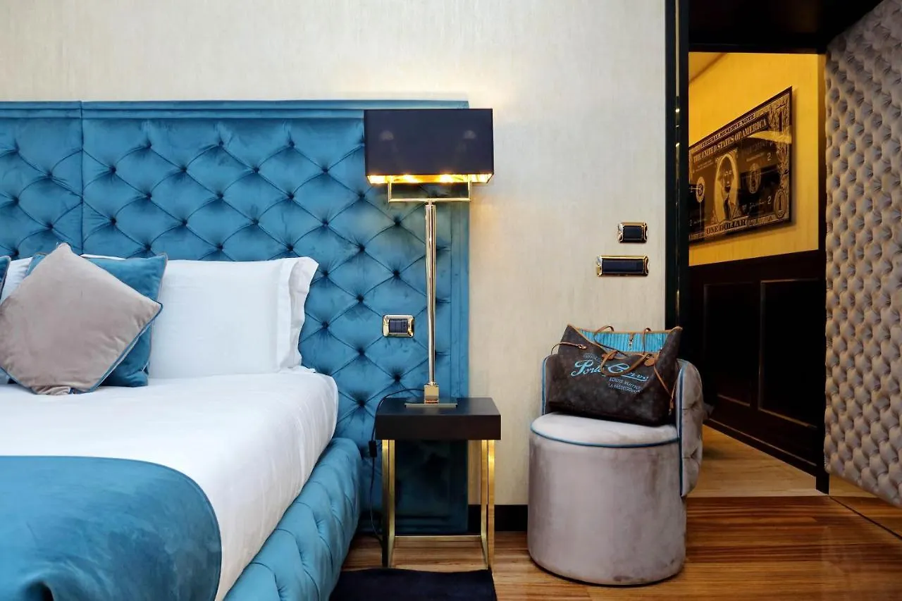Guest house Spanish Hills Collection Luxury Suites & Jacuzzi Rome
