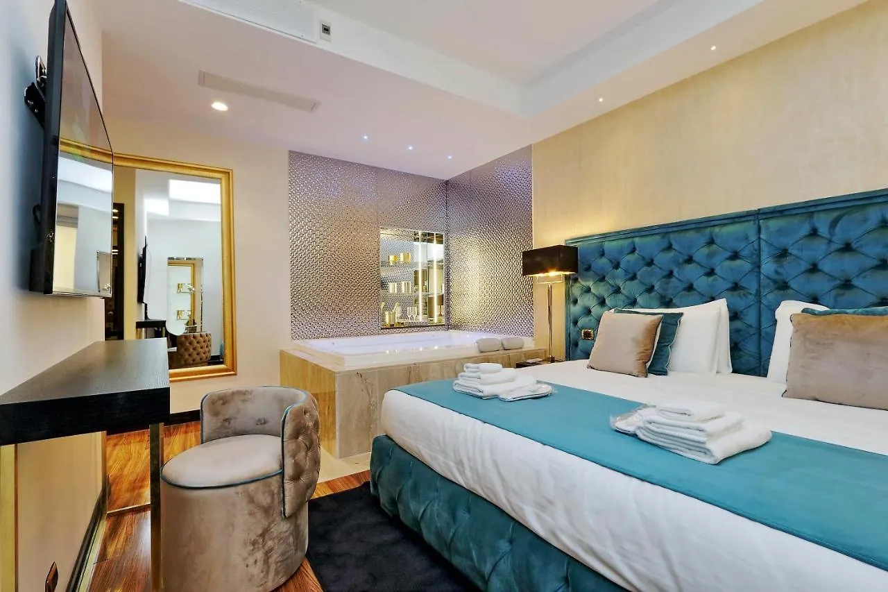 Spanish Hills Collection Luxury Suites & Jacuzzi Rome 4*,
