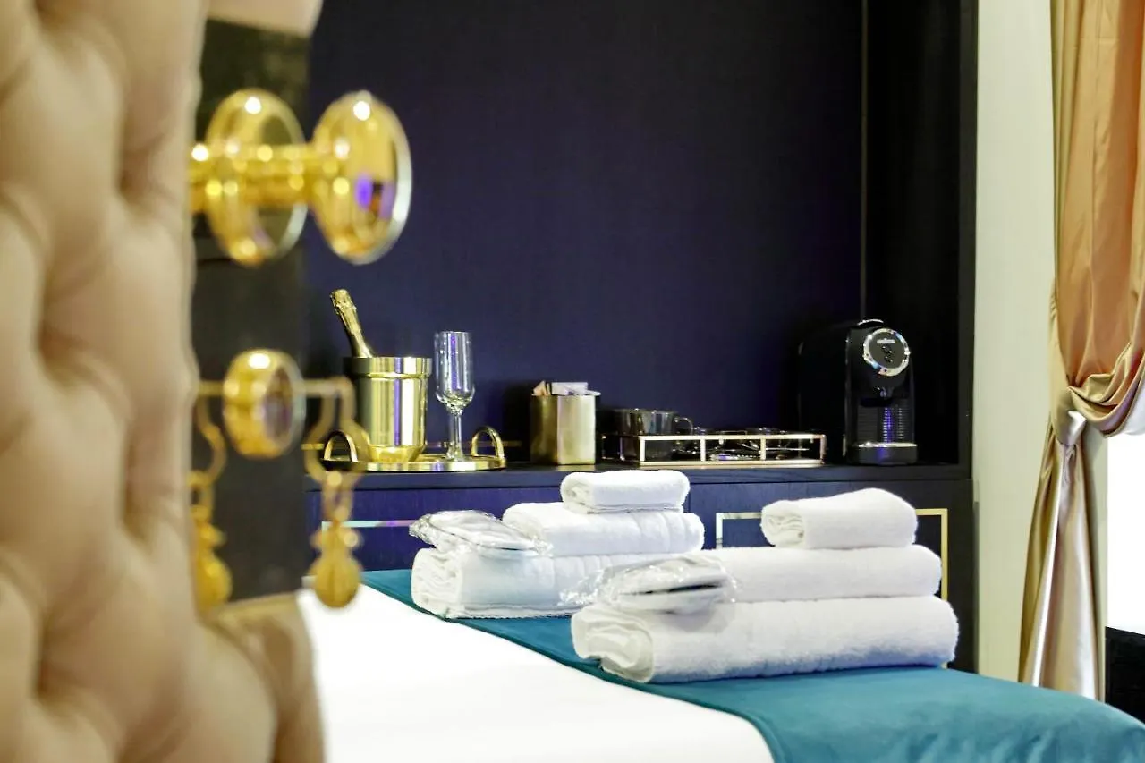 Spanish Hills Collection Luxury Suites & Jacuzzi Rome 4*,